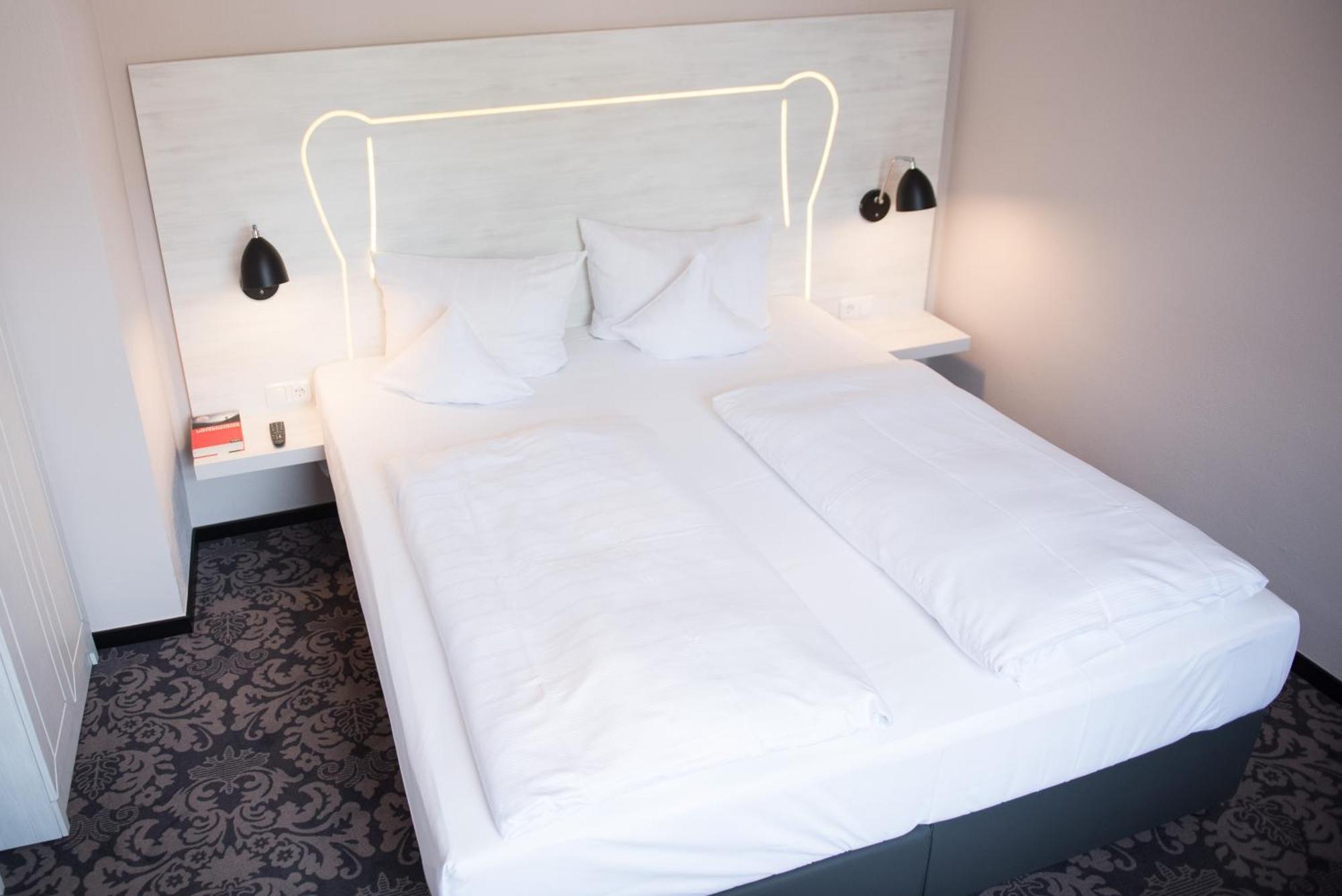 Parkhotel Schillerhain Kirchheimbolanden Quarto foto